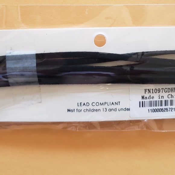 Shimmer Finish Stone Faux Suede Wraparound Necklac - Picture 2 of 6